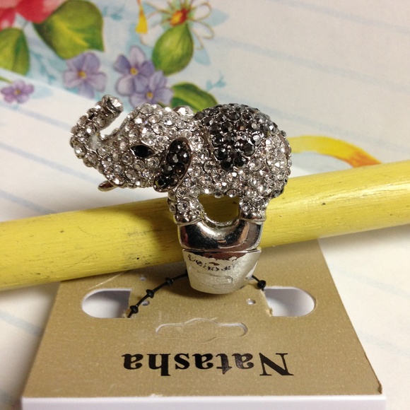 Natasha Silver 'Good Luck' Elephant Ring - Picture 3 of 8